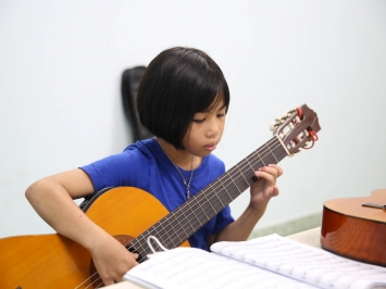 HỌC ĐÀN GUITAR GIÁ RẺ Ở ĐÂU?