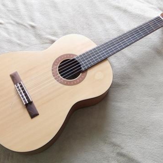 GUITAR YAMAHA C40M