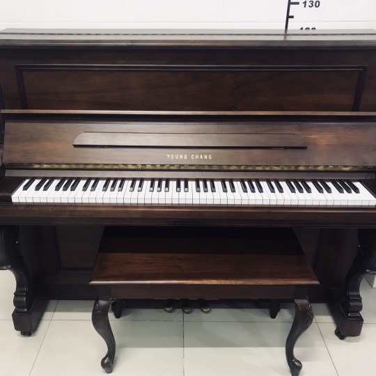 PIANO CƠ YOUNG CHANG U-121